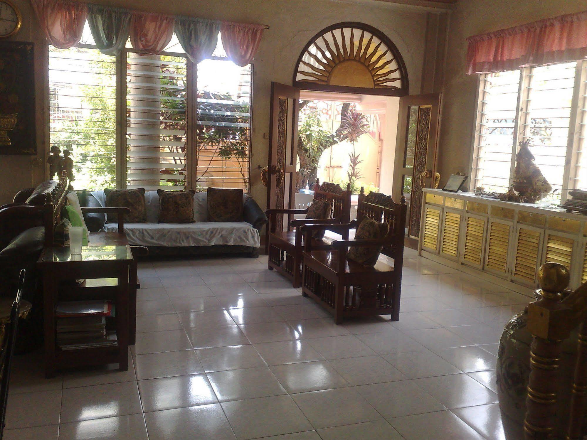 La Residencia Luzviminda Pensionne Cebu Exterior foto